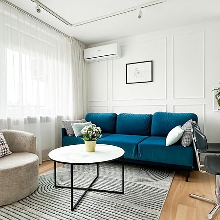 Stylowy Apartament Przy Metrze Varsó Kültér fotó