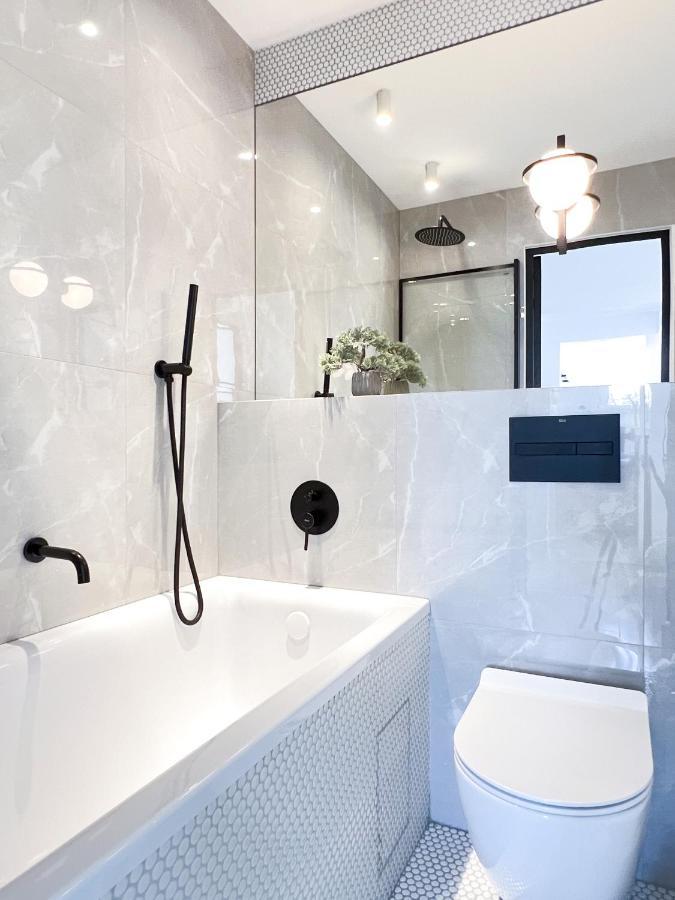 Stylowy Apartament Przy Metrze Varsó Kültér fotó